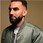 Professeur en ligne donne des cours de Développement de Site internet et Application Web